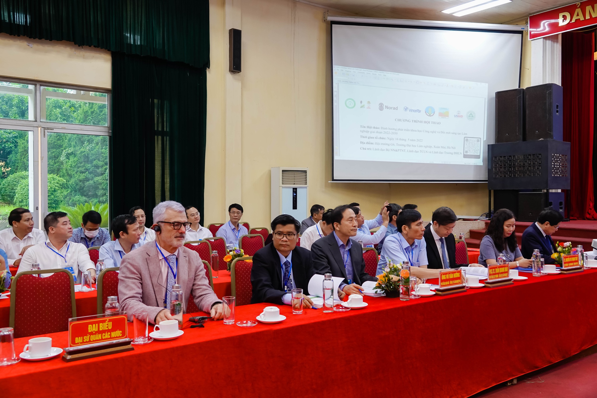 Nhờ có khoa học công nghệ thì ngành lâm nghiệp mới phát triển mạnh